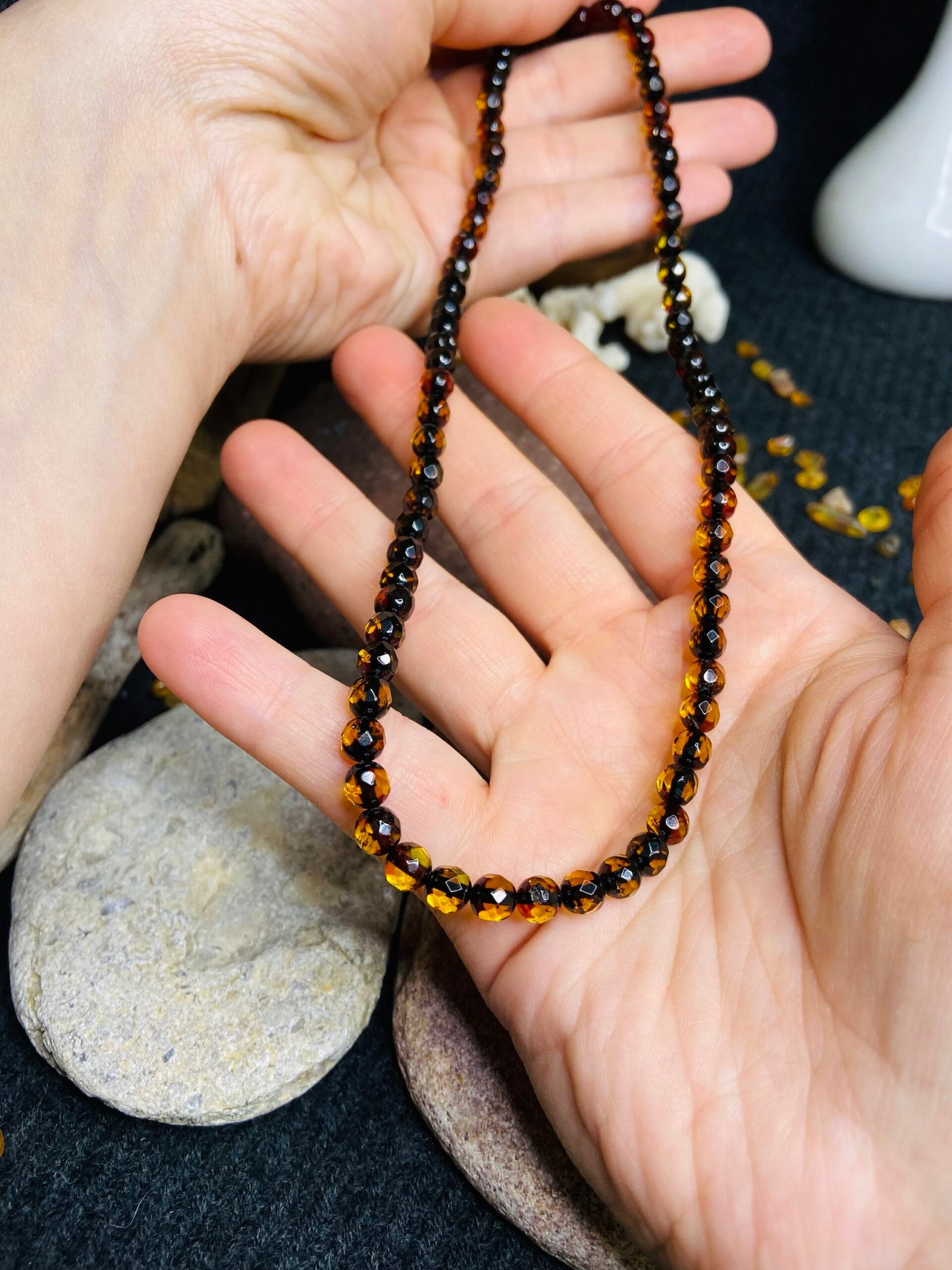 img_2976 Krāsu mainošā Dzintara komplekts - aproce un kaklarota