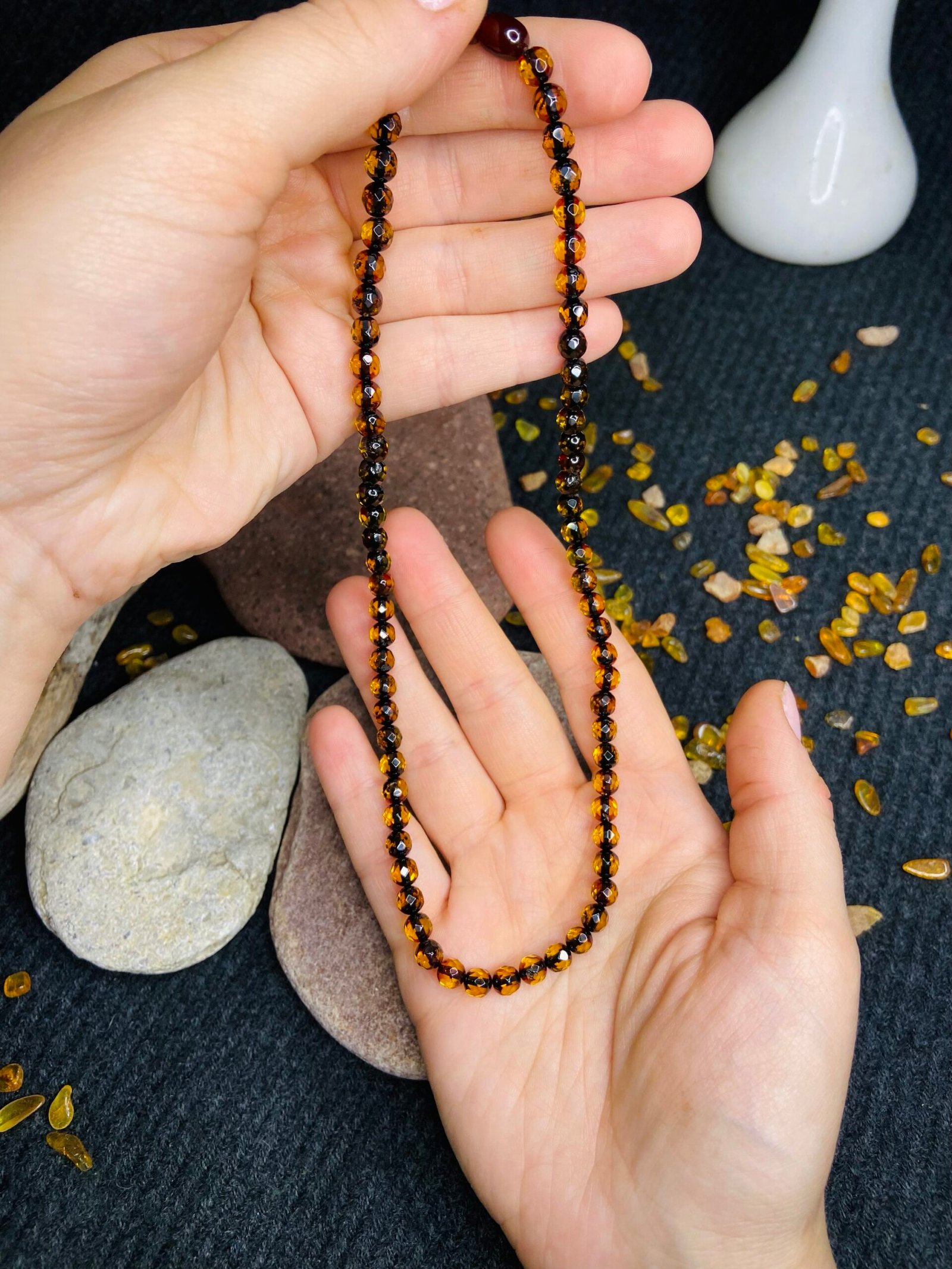 img_2977 Krāsu mainošā Dzintara komplekts - aproce un kaklarota