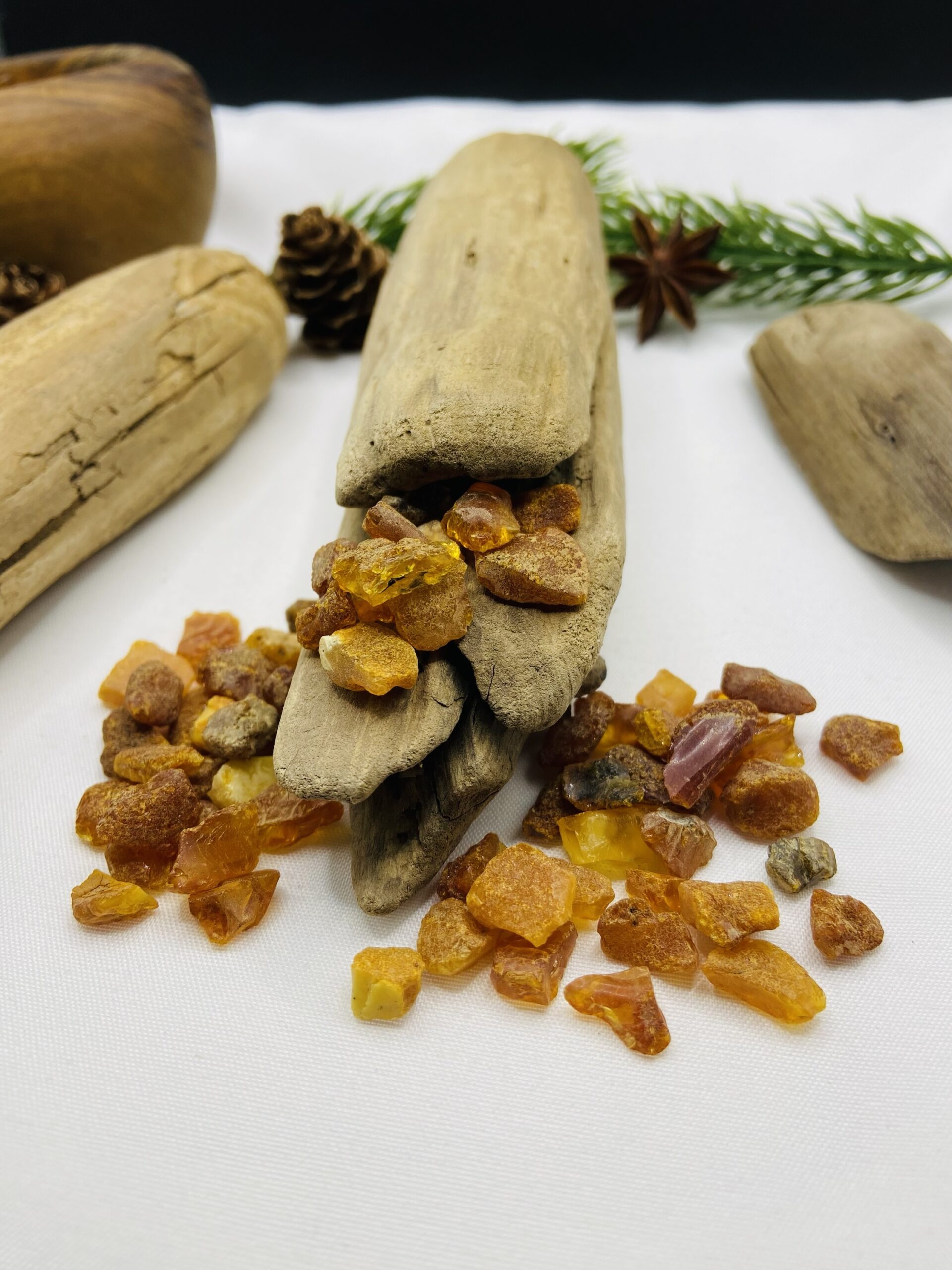 Neapstrādātas mazas Dzintara šķembas rokdarbiem un tējai