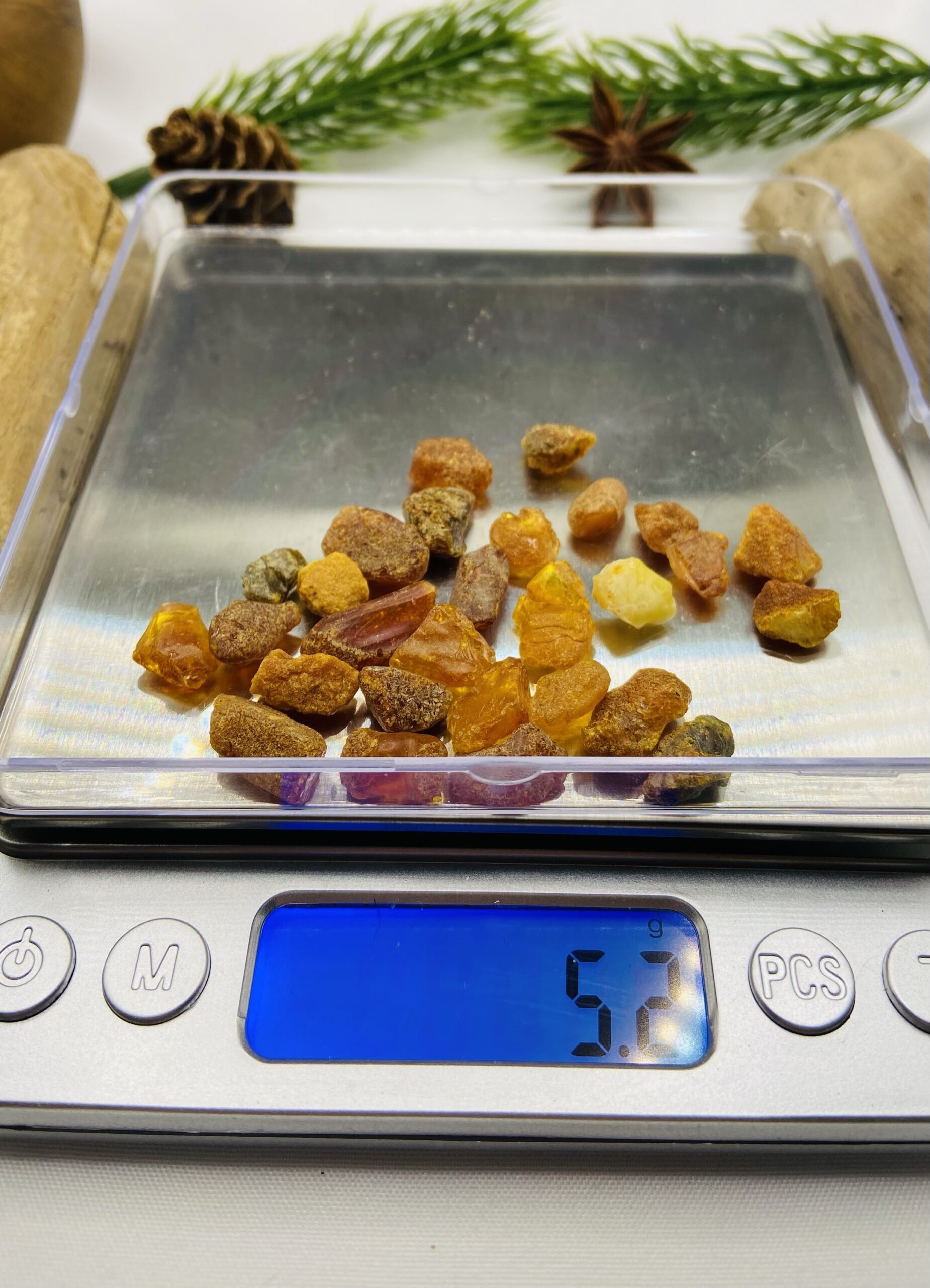 Neapstrādātas mazas Dzintara šķembas rokdarbiem un tējai