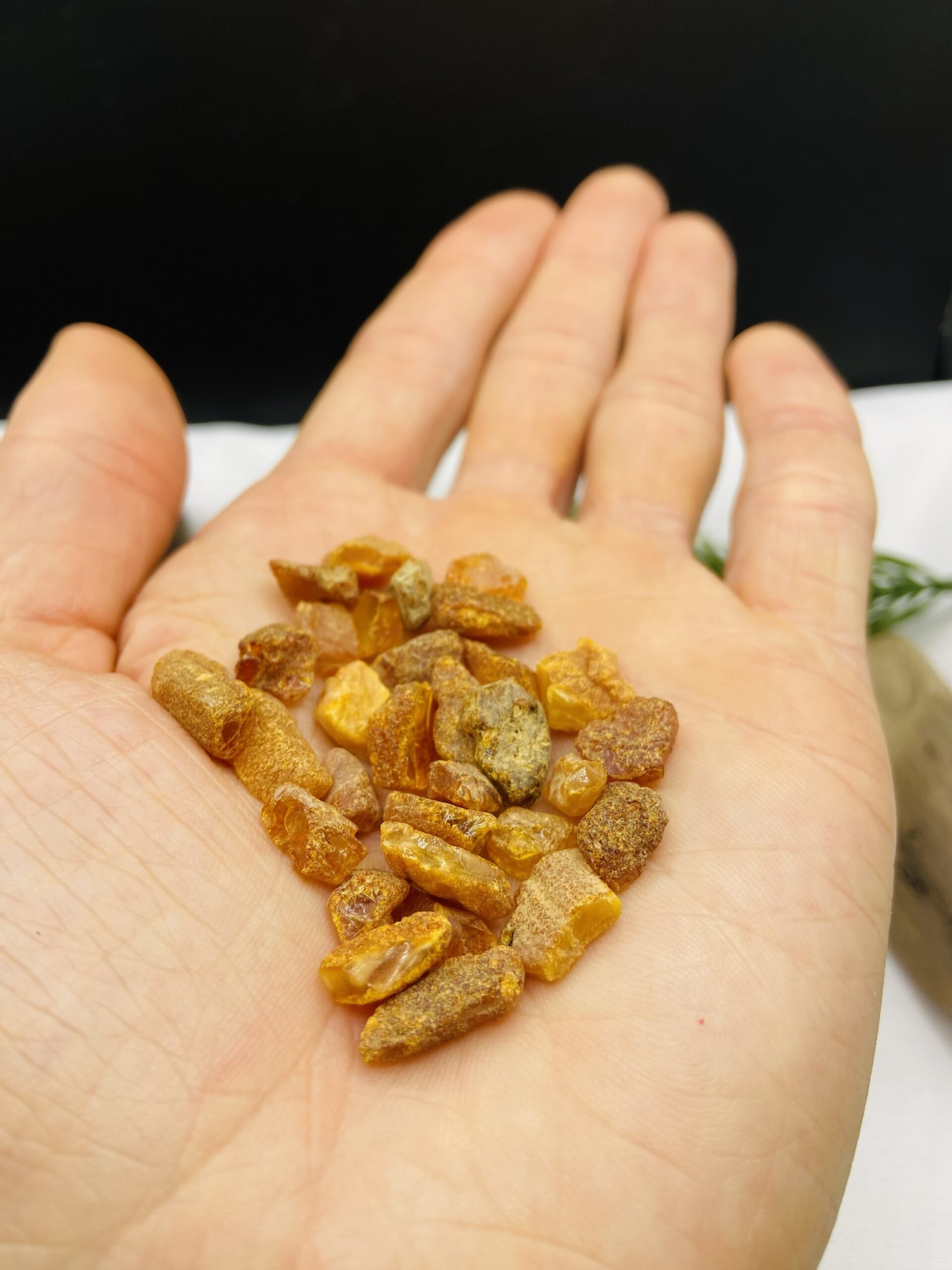 Neapstrādātas mazas Dzintara šķembas rokdarbiem un tējai