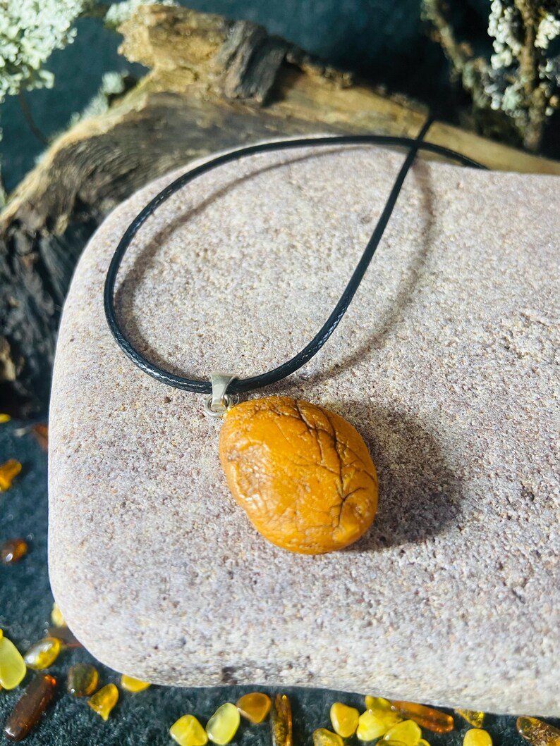 56548094-r-il-1b7ddc-6583615698-il_794xN.6583615698_fg5c Unikāli un Neapstrādāti Baltijas Dzintara Kuloni ar Sudraba detaļu