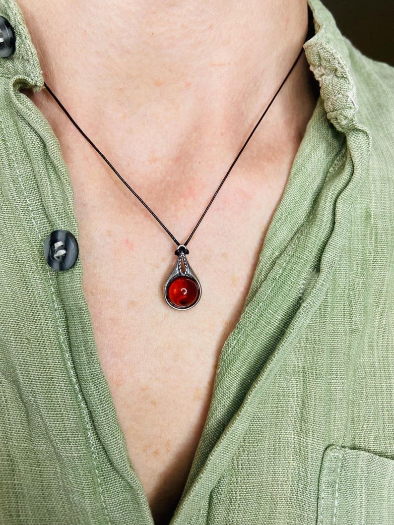 56548094-r-il-1cfb81-7159524821-il_794xN.7159524821_96fz Vintāžas daudzkrāsaini kuloni īstā minimālisma stilā