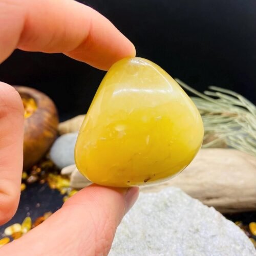 56548094-r-il-2191b3-7321373592-il_794xN.7321373592_eb4s Sviesta krāsas liels un pulēts Dzintara gabals, 26.5 grami