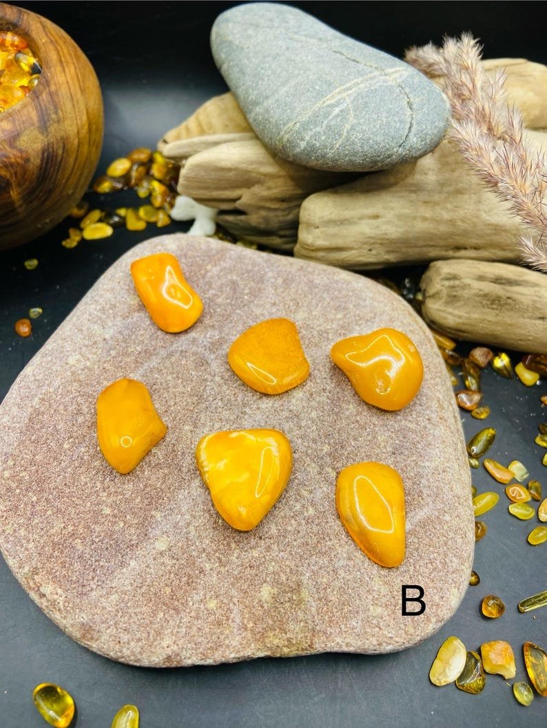 56548094-r-il-219551-7083298822-il_794xN.7083298822_ojp9 Maigi dzelteni pulēti Baltijas Dzintara mini akmentiņi rokdarbiem