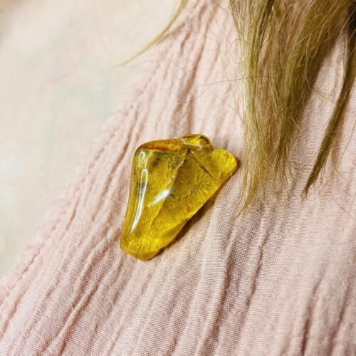 56548094-r-il-2e1fa3-7030472546-il_794xN.7030472546_7viy Ļoti dzeltenīga Dzintara Broša sievietēm ar pārliecību un gaumi