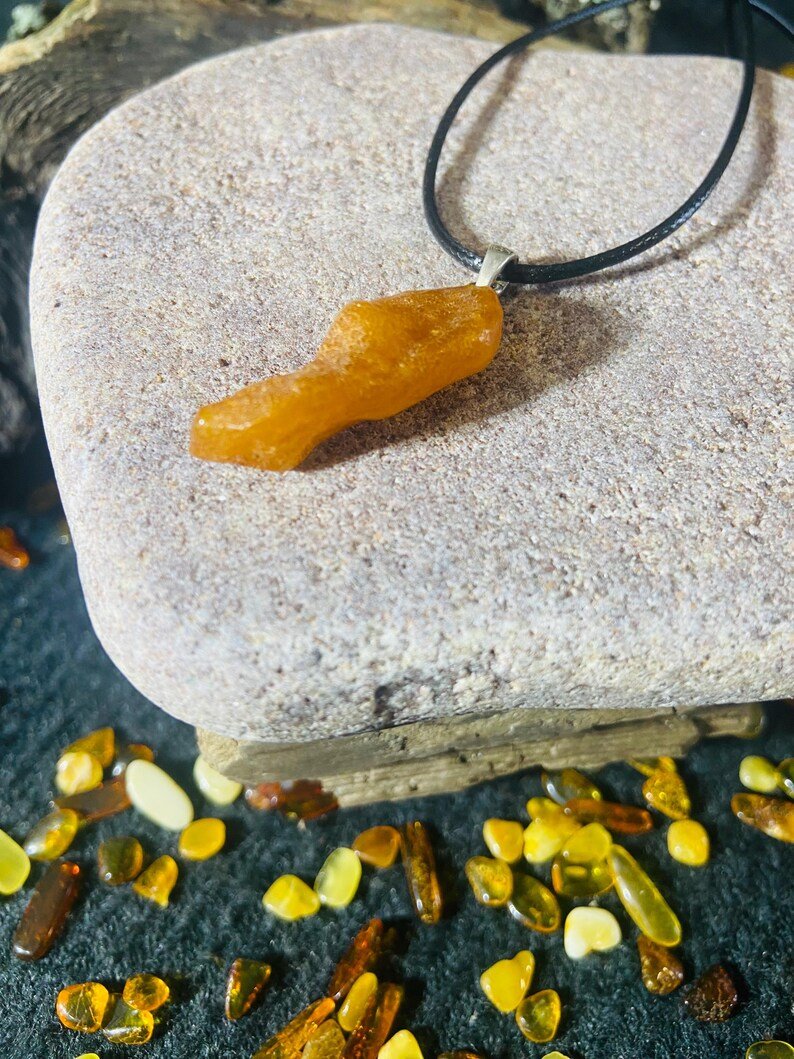 56548094-r-il-4a2dae-6583614864-il_794xN.6583614864_6tlg Unikāli un Neapstrādāti Baltijas Dzintara Kuloni ar Sudraba detaļu