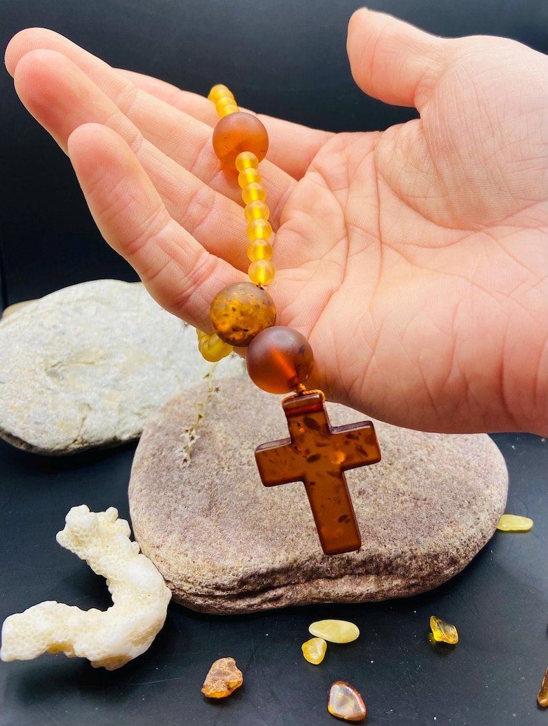 56548094-r-il-53f7ae-6755825866-il_794xN.6755825866_3cwa Premium Anglikāņu rožukronis no Dabiska Baltijas Dzintara