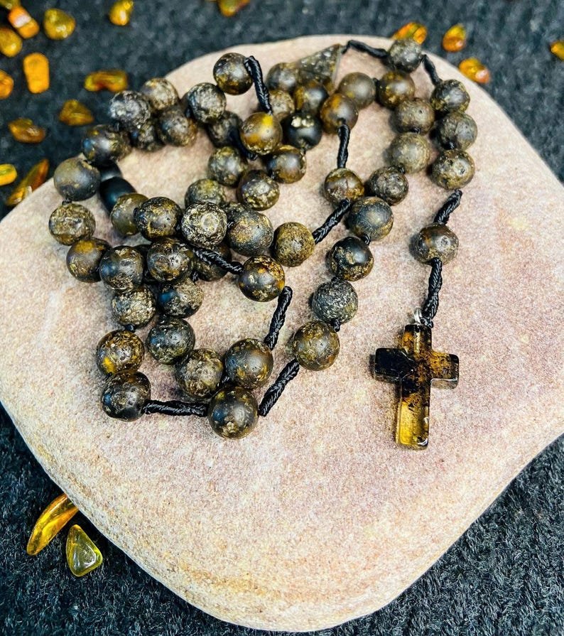 56548094-r-il-554b44-6833020453-il_794xN.6833020453_crth Daļēji pulēts Tumšo pērlīšu Katoļu rožukronis