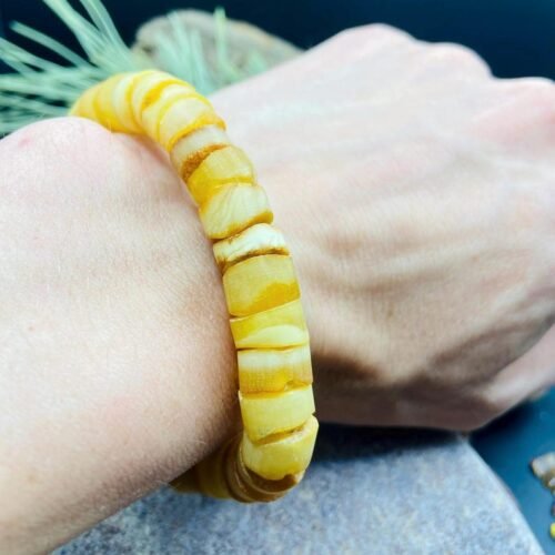 Autentiska Baltijas Dzintara Aproce paredzēta abiem dzimumiem