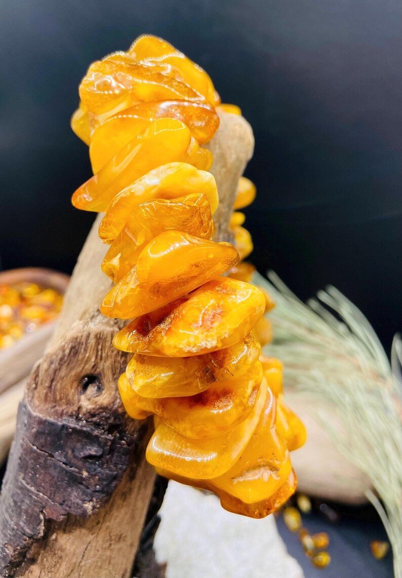 56548094-r-il-64a5f0-7316137825-il_794xN.7316137825_2rkf Dabiska Dzintara lielizmēra šķelto gabalu rokassprādze