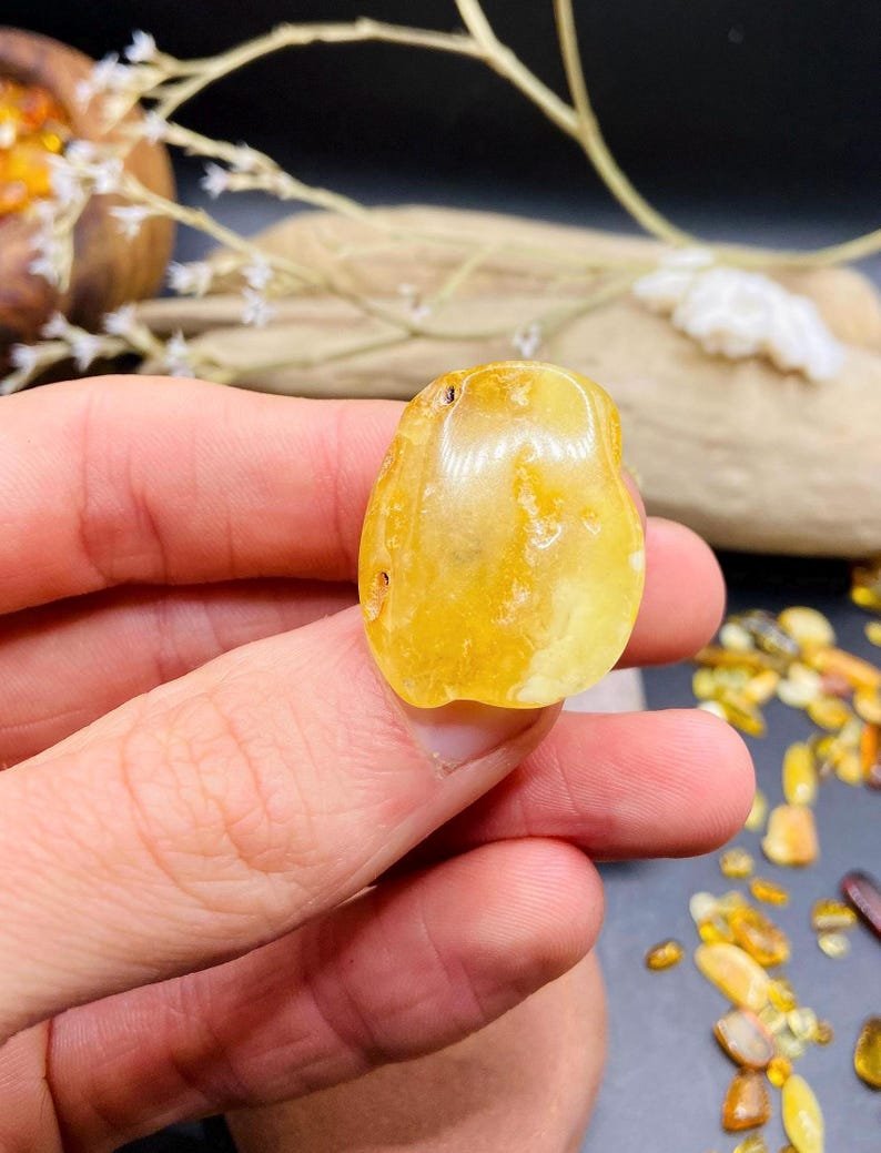 56548094-r-il-67ca83-7035423285-il_794xN.7035423285_roi3 Pulēti Baltijas Dzintara dvīņu akmentiņi sviesta krāsā