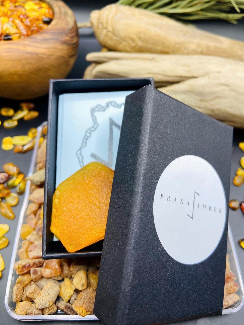 56548094-r-il-856c98-6929363433-il_794xN.6929363433_fk34 Baltijas Dzintara mistērijas akmeņi, 5-10 grami