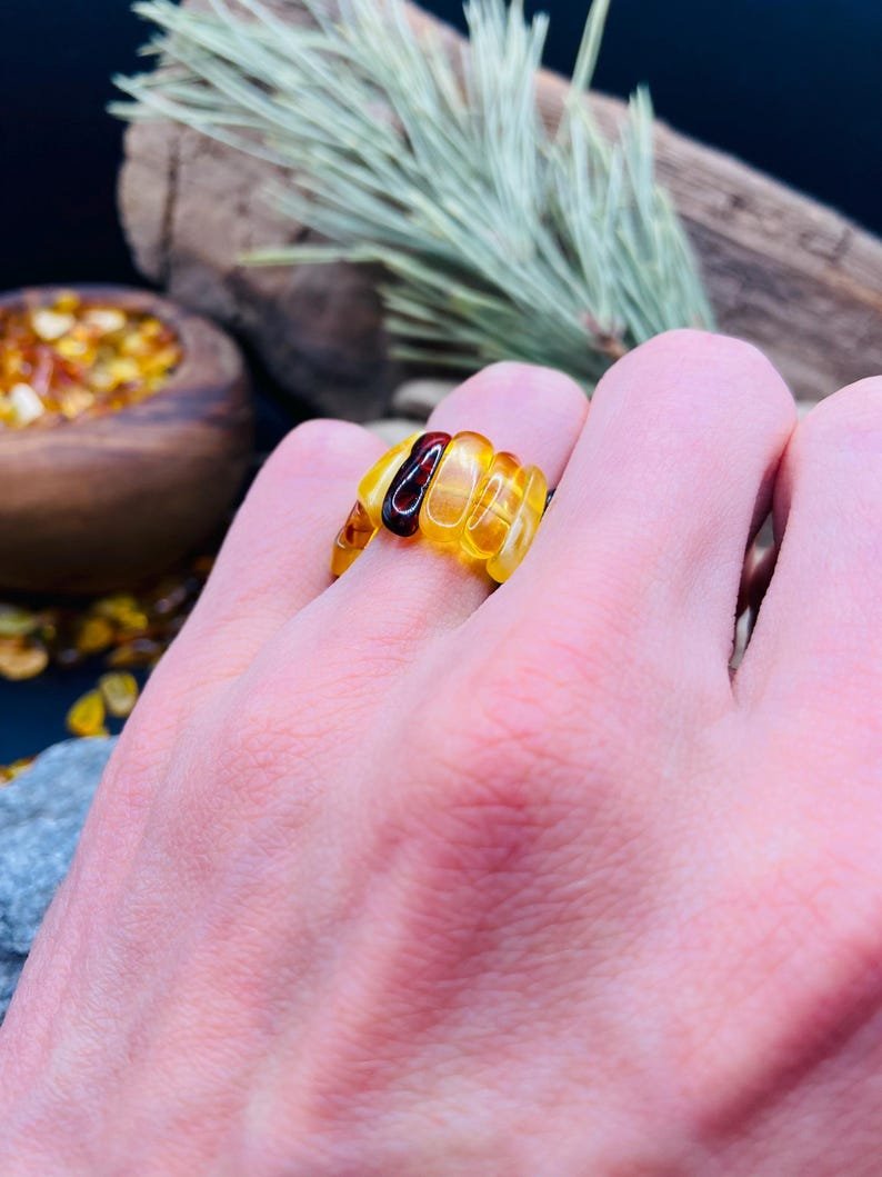 56548094-r-il-8e61fa-6905539062-il_794xN.6905539062_ci0c Tradicionālie latviešu dzintara gredzeni abiem dzimumiem