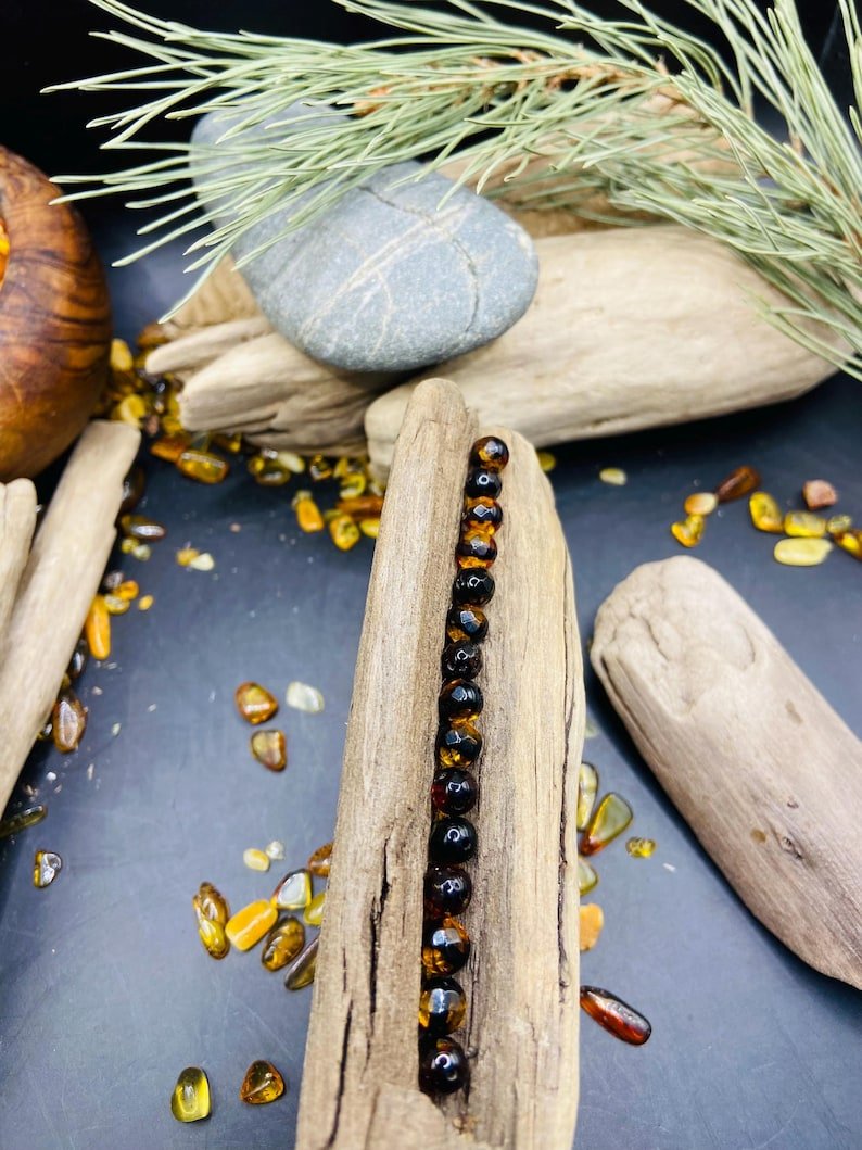 56548094-r-il-9748c8-7173897590-il_794xN.7173897590_p3g3 6mm Daudzšķautņainas krāsu mainošās Dzintara pērlītes