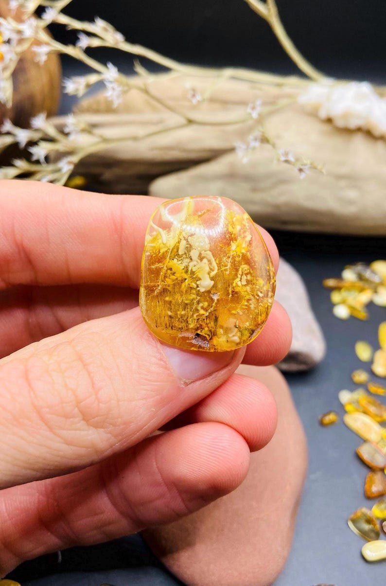 56548094-r-il-a44c97-7029601993-il_794xN.7029601993_mukf Unikāls pulēts dzintara gabaliņš ar zaļu nokrāsu