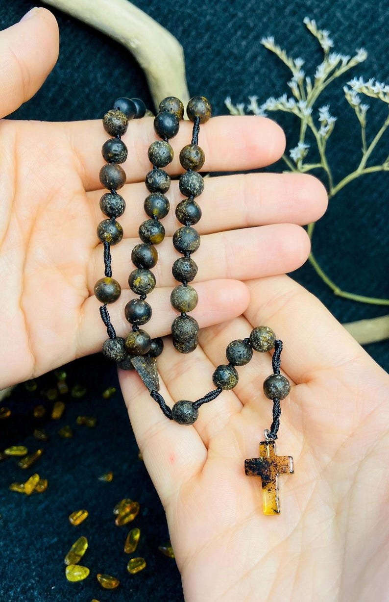 56548094-r-il-a9c5c9-6833023013-il_794xN.6833023013_81os Daļēji pulēts Tumšo pērlīšu Katoļu rožukronis