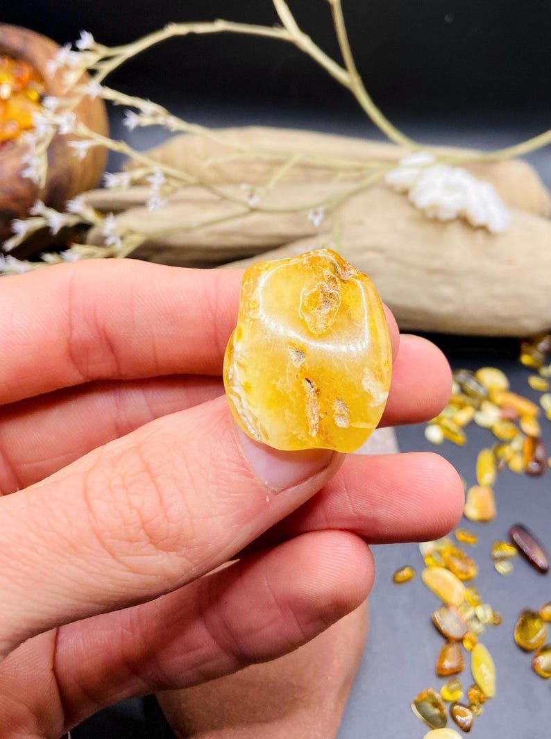 56548094-r-il-af4563-6987447706-il_794xN.6987447706_4a4u Pulēti Baltijas Dzintara dvīņu akmentiņi sviesta krāsā