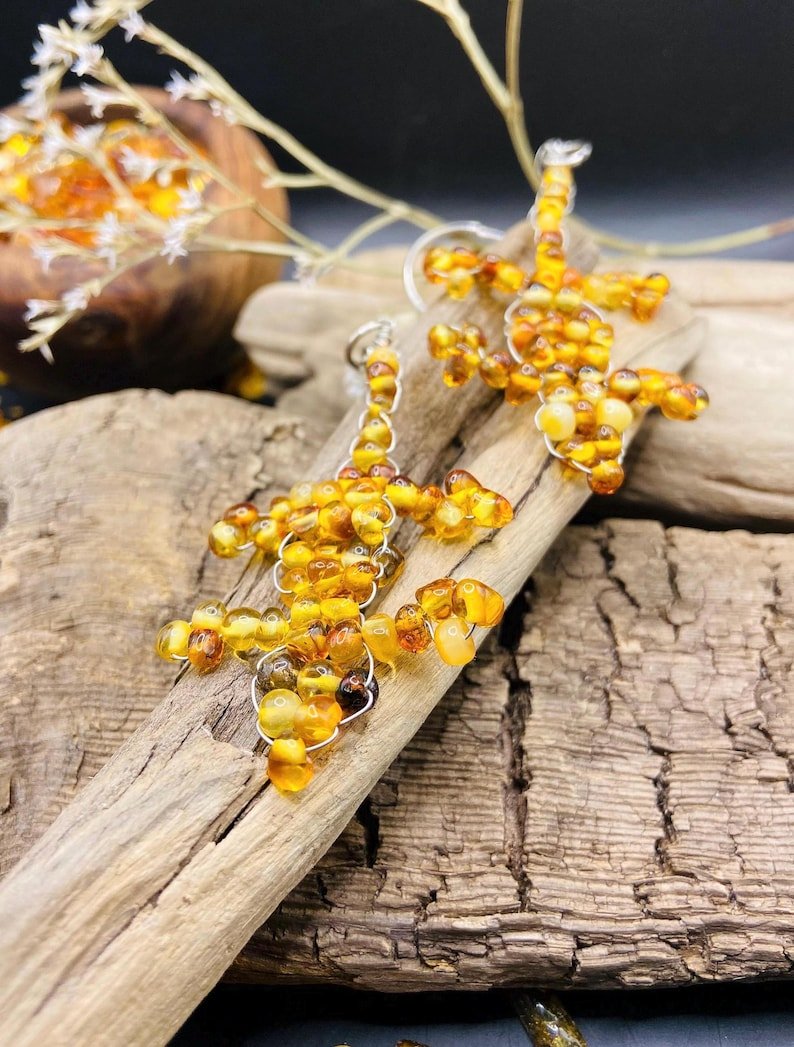 56548094-r-il-d1faeb-7193039818-il_794xN.7193039818_id5z Roku darinātas Baltijas Dzintara ķirzakas kā atslēgu piekariņi