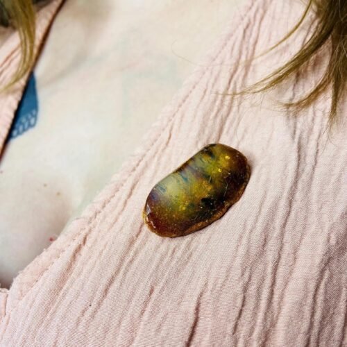 56548094-r-il-d2a49e-7028074496-il_794xN.7028074496_9l8b Dzintara Broša ar skaistiem ietvērumiem, mistiskas noskaņas rota