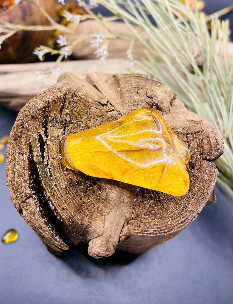 56548094-r-il-d95fc1-7078451105-il_794xN.7078451105_s92t Ļoti dzeltenīga Dzintara Broša sievietēm ar pārliecību un gaumi