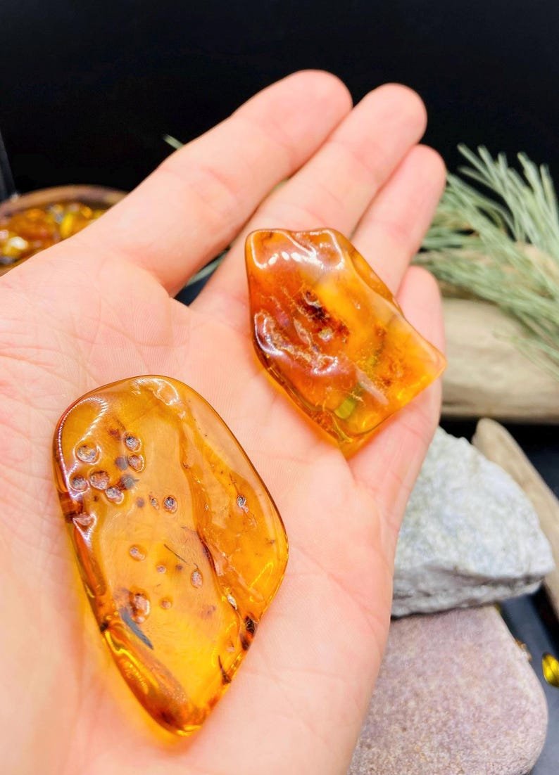 56548094-r-il-df4803-7266781233-il_794xN.7266781233_moll Pulēti stikla tipa Dzintara akmeņi, katrs 7 grami smags