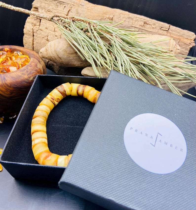 56548094-r-il-e23b86-7184042416-il_794xN.7184042416_8f75 Autentiska Baltijas Dzintara Aproce paredzēta abiem dzimumiem