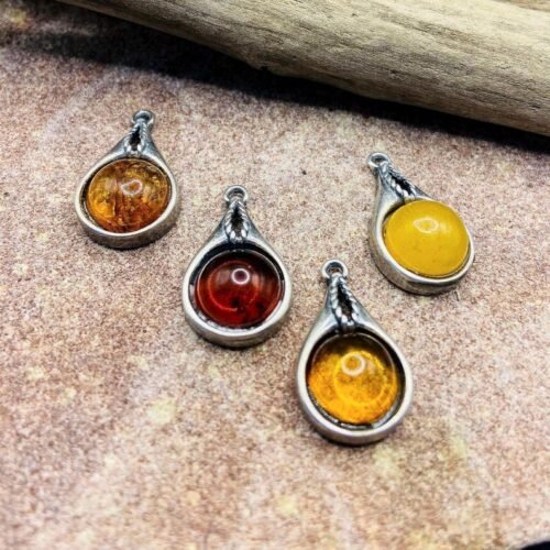 56548094-r-il-e9c03d-7137931222-il_794xN.7137931222_d89g Vintāžas daudzkrāsaini kuloni īstā minimālisma stilā