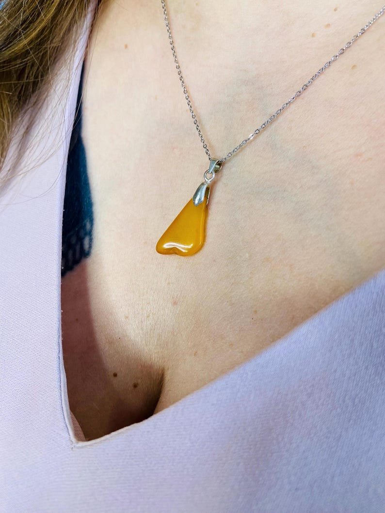 56548094-r-il-eabe63-6829673486-il_794xN.6829673486_6xo6 Mini Dzintara Kuloni sviesta un medus krāsās