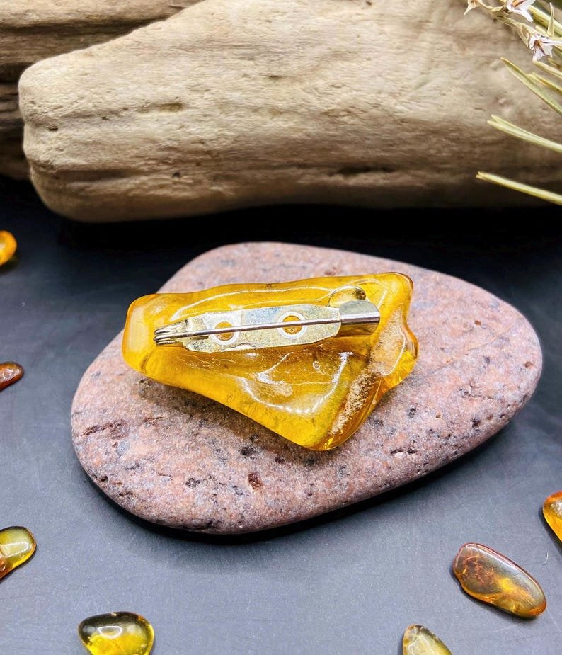 56548094-r-il-f134d3-7078451635-il_794xN.7078451635_7dki Ļoti dzeltenīga Dzintara Broša sievietēm ar pārliecību un gaumi