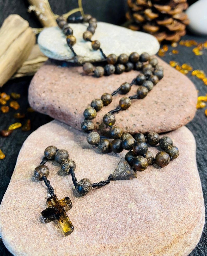 56548094-r-il-f9cd69-6785015996-il_794xN.6785015996_ay6u Daļēji pulēts Tumšo pērlīšu Katoļu rožukronis