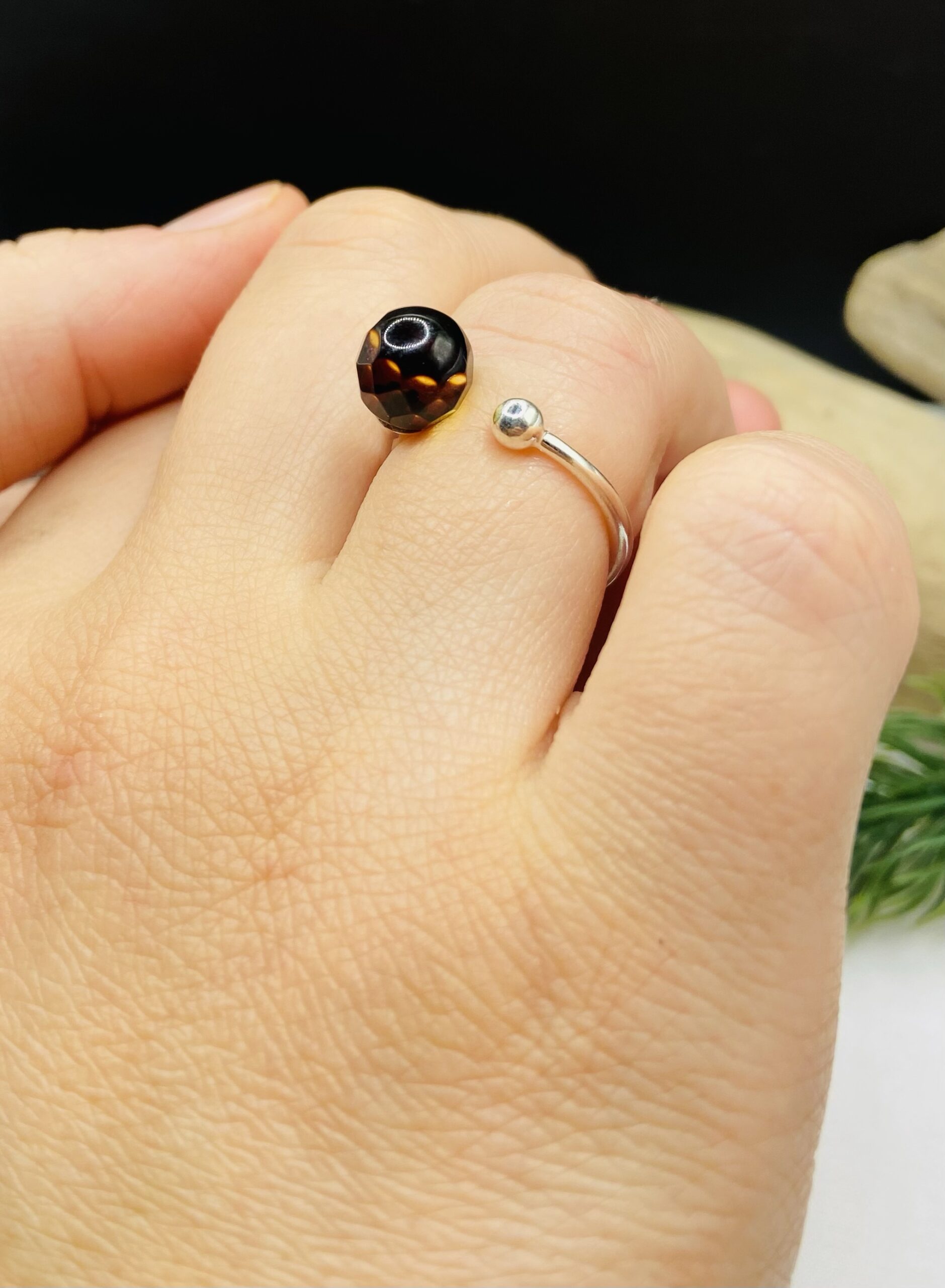 Fasēta Dzintara gredzens ar sudrabu, pašregulējošs