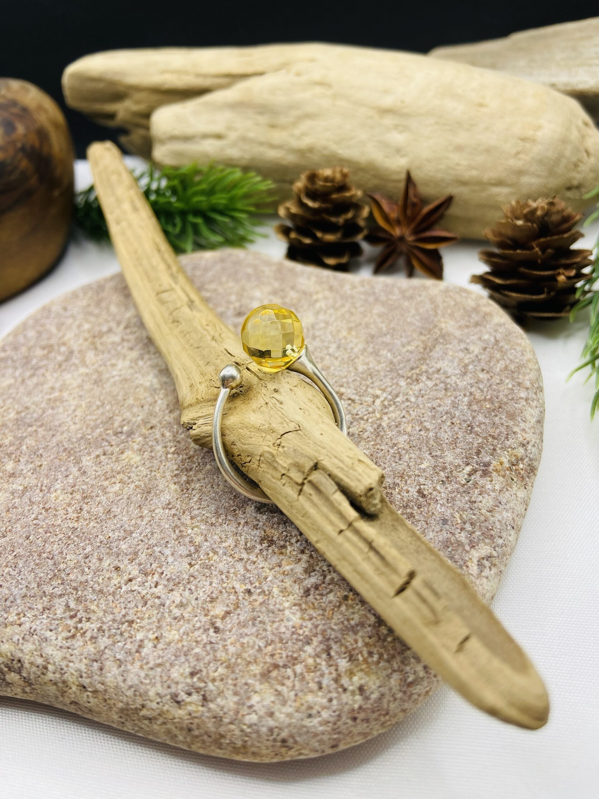 Fasēta Dzintara gredzens ar sudrabu, pašregulējošs