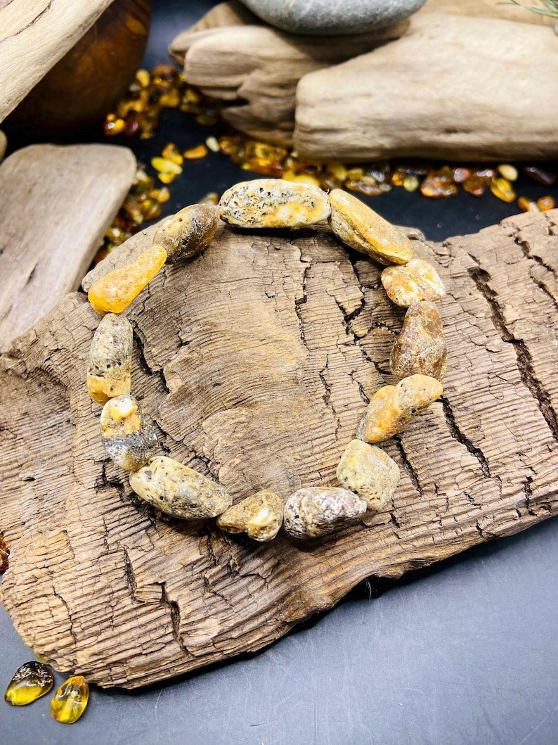 56548094-r-il-02954f-7331097281-il_794xN.7331097281_1wnn Nepulēta Purva Dzintara aproce ar mežonīguma pieskaņu