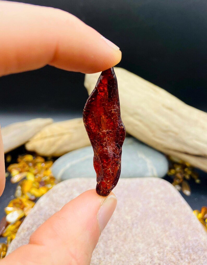 56548094-r-il-05ed8d-7398262179-il_794xN.7398262179_a3mh Mazi bet neparasti gari neapstrādāti dzintara gabaliņi