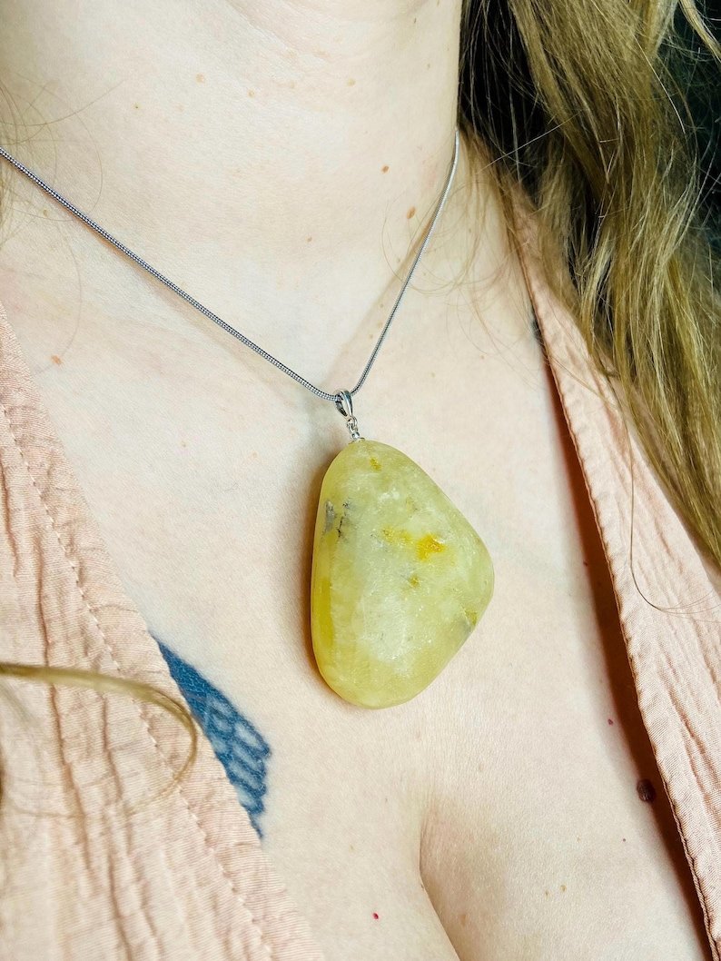 Unikāls Baltijas Dzintara liela izmēra kulons ar sudraba detaļu