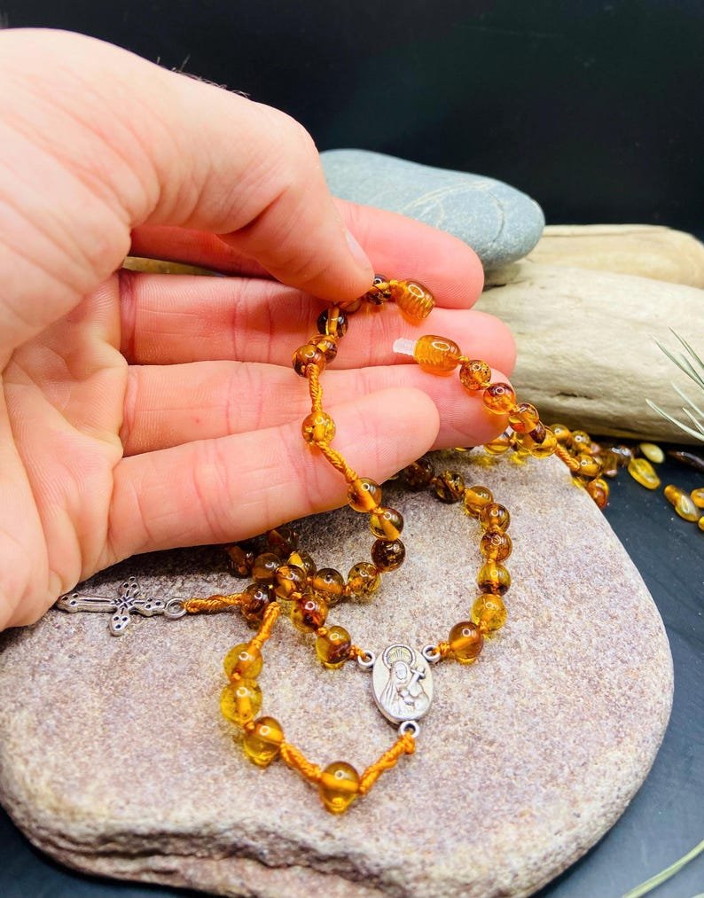 56548094-r-il-0b3651-7250551476-il_794xN.7250551476_kf3m Burvīgs Dzintara rožukronis ar 59 pērlītēm