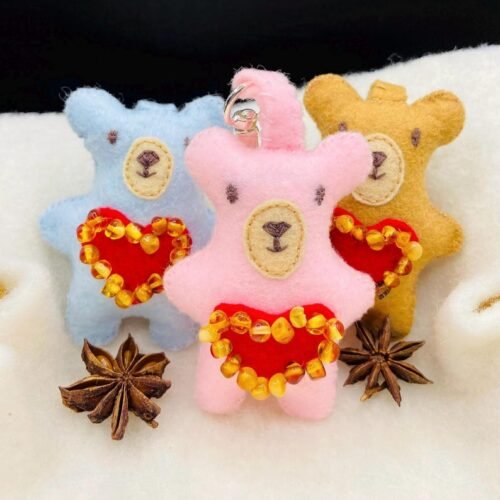 56548094-r-il-15b631-7337387190-il_794xN.7337387190_388w Roku šūti krāsainie lāči bērniem - filca audums un Dzintara pērlītes