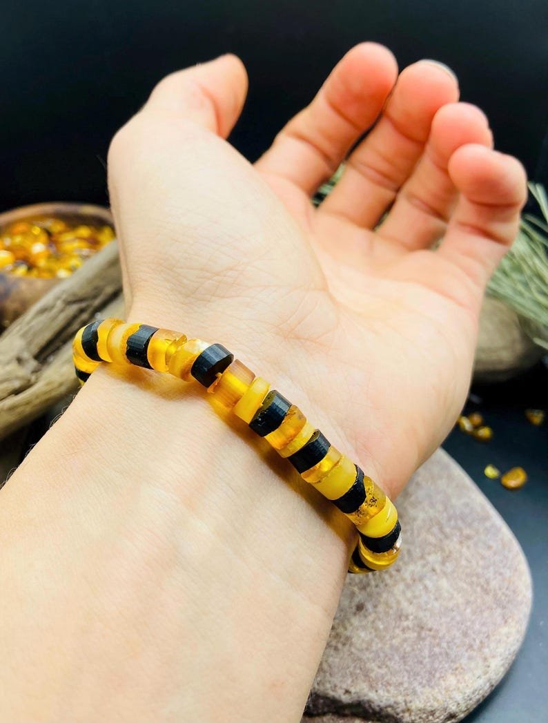 56548094-r-il-1bec05-7345782421-il_794xN.7345782421_54vl Dzintara aproce ar īpašu odziņu - neregulāras un unikālas pērlītes