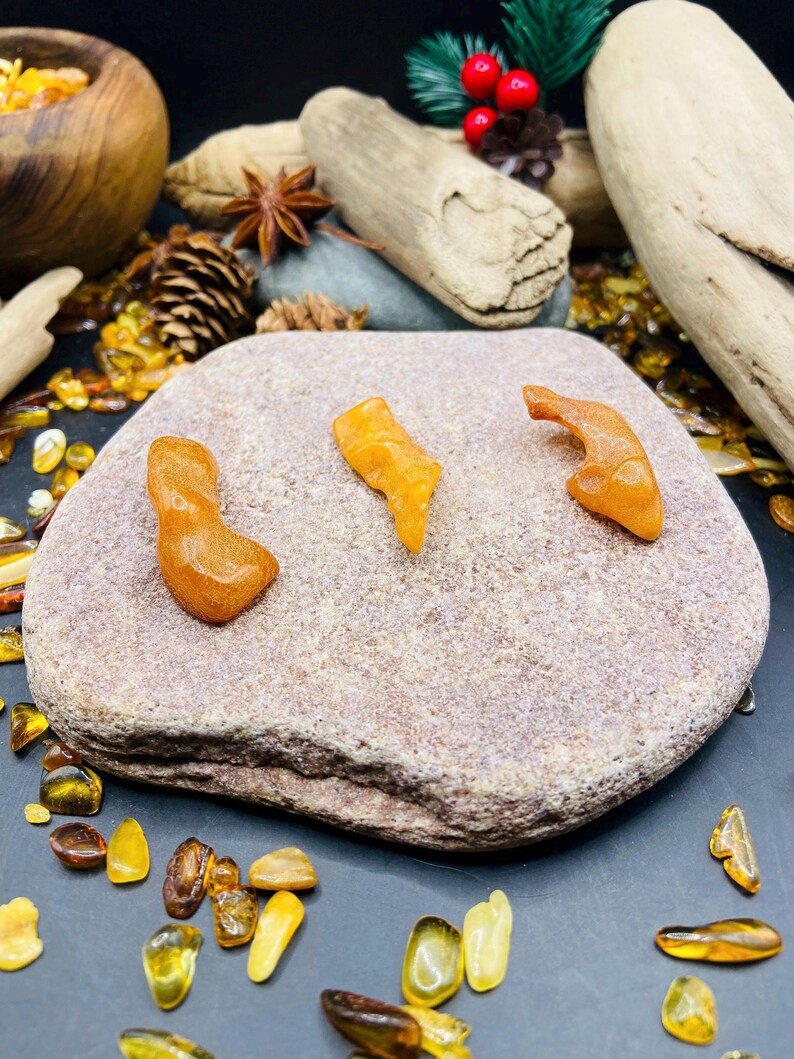 56548094-r-il-1f132c-7401955199-il_794xN.7401955199_k9vb Neapstrādāti maza izmēra dzintara gabali unikālās formās