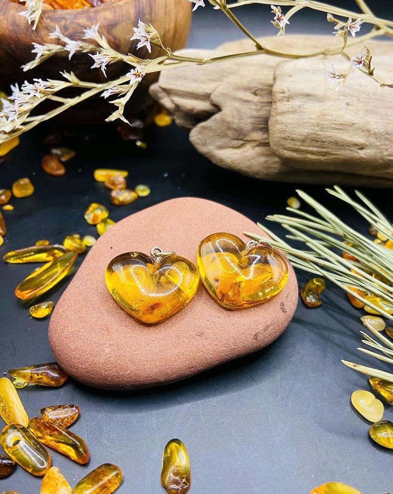 56548094-r-il-1f85b9-6987104531-il_794xN.6987104531_2lgf Smalkas citrona krāsas Dzintara sirsniņas, Valentīndienas dāvana