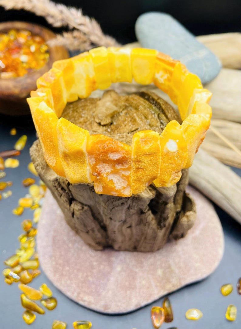 56548094-r-il-35983c-7071222022-il_794xN.7071222022_3gym Karaliskā stila lielizmēra Baltijas Dzintara aproce, daļēji pulēta