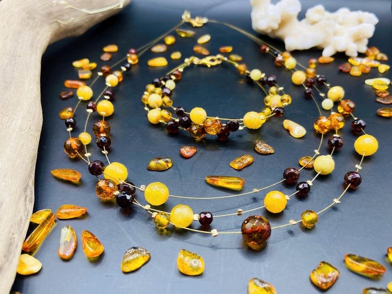 56548094-r-il-3826aa-6769255108-il_794xN.6769255108_n2pz Baltijas Dzintara trīs stiepļu aproces un kaklarotas komplekts