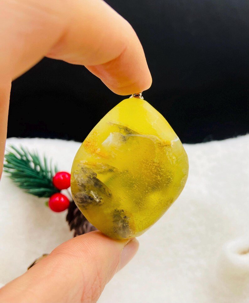 56548094-r-il-44fa47-7460214529-il_794xN.7460214529_ls59 Liela izmēra zaļganīgi dzeltens Baltijas Dzintara kulons