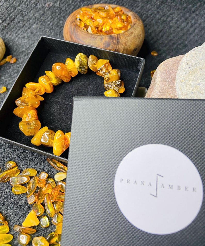 56548094-r-il-4577ee-6751588578-il_794xN.6751588578_bhdv Šķelto gabaliņu tradicionālā latviešu aproce