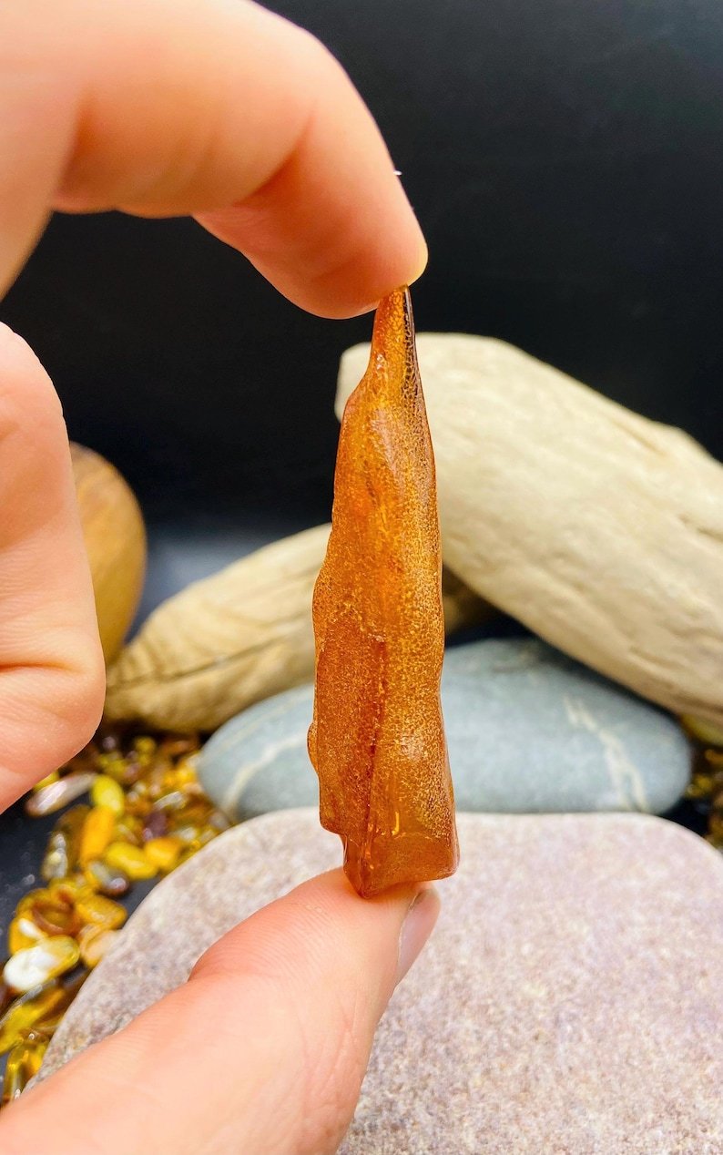 56548094-r-il-4bded9-7344276458-il_794xN.7344276458_1mnj Garš Dzintara gabaliņš spilgtā konjaka krāsā