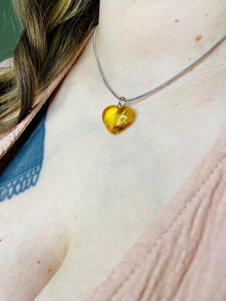 56548094-r-il-593cbe-6987552177-il_794xN.6987552177_sk21 Smalkas citrona krāsas Dzintara sirsniņas, Valentīndienas dāvana