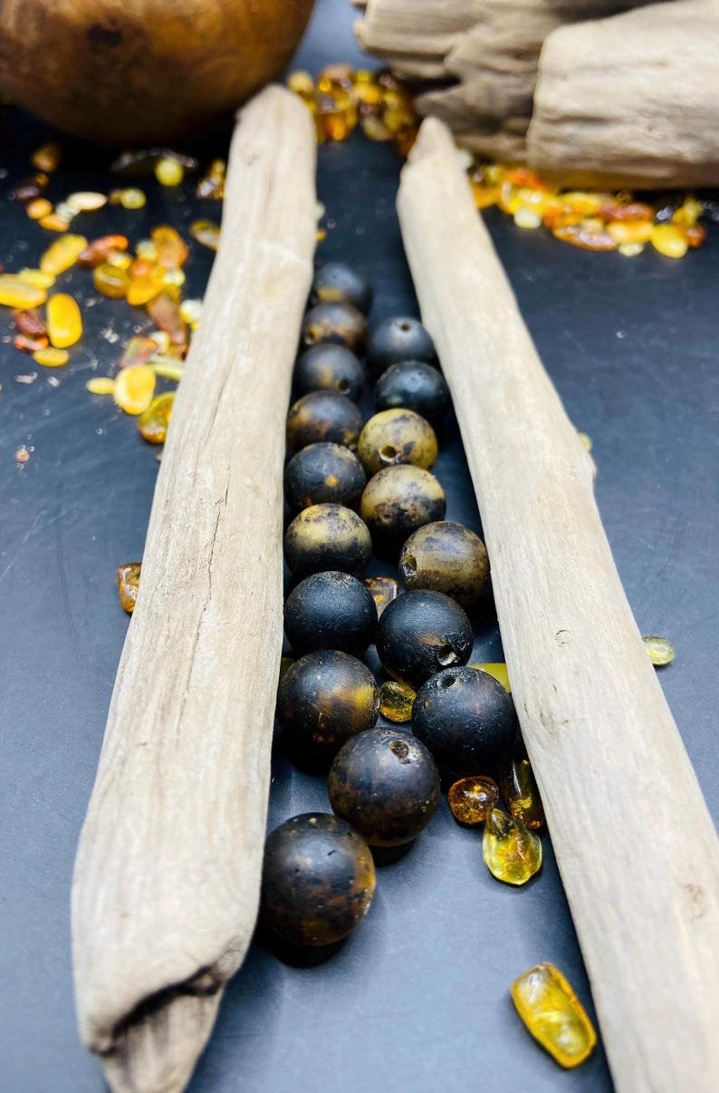 56548094-r-il-768239-7258237547-il_794xN.7258237547_iesf 10mm Dabīgas Purva Dzintara pērlītes , amatnieku iecienītākās