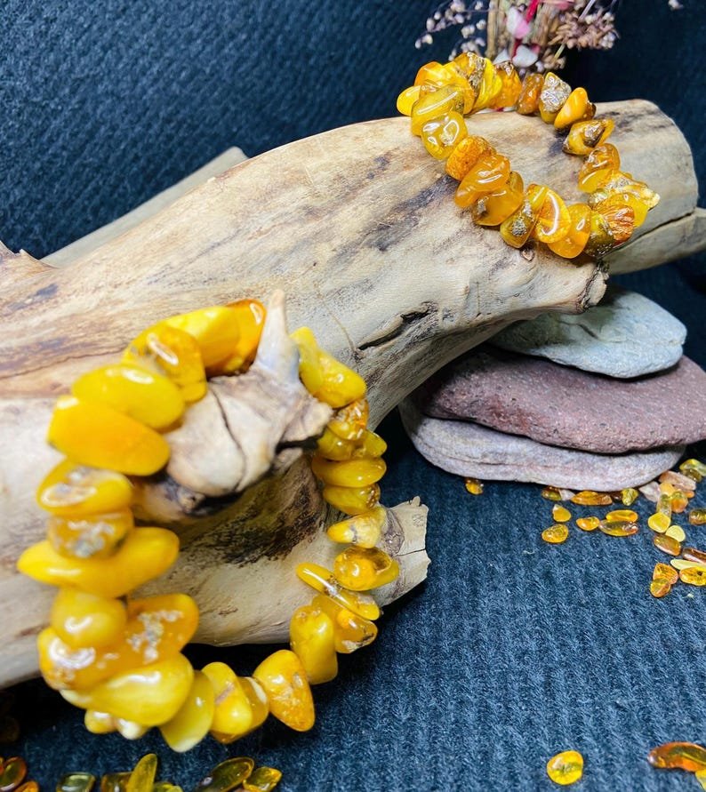 56548094-r-il-7cd759-6799600035-il_794xN.6799600035_ilr0 Šķelto gabaliņu tradicionālā latviešu aproce