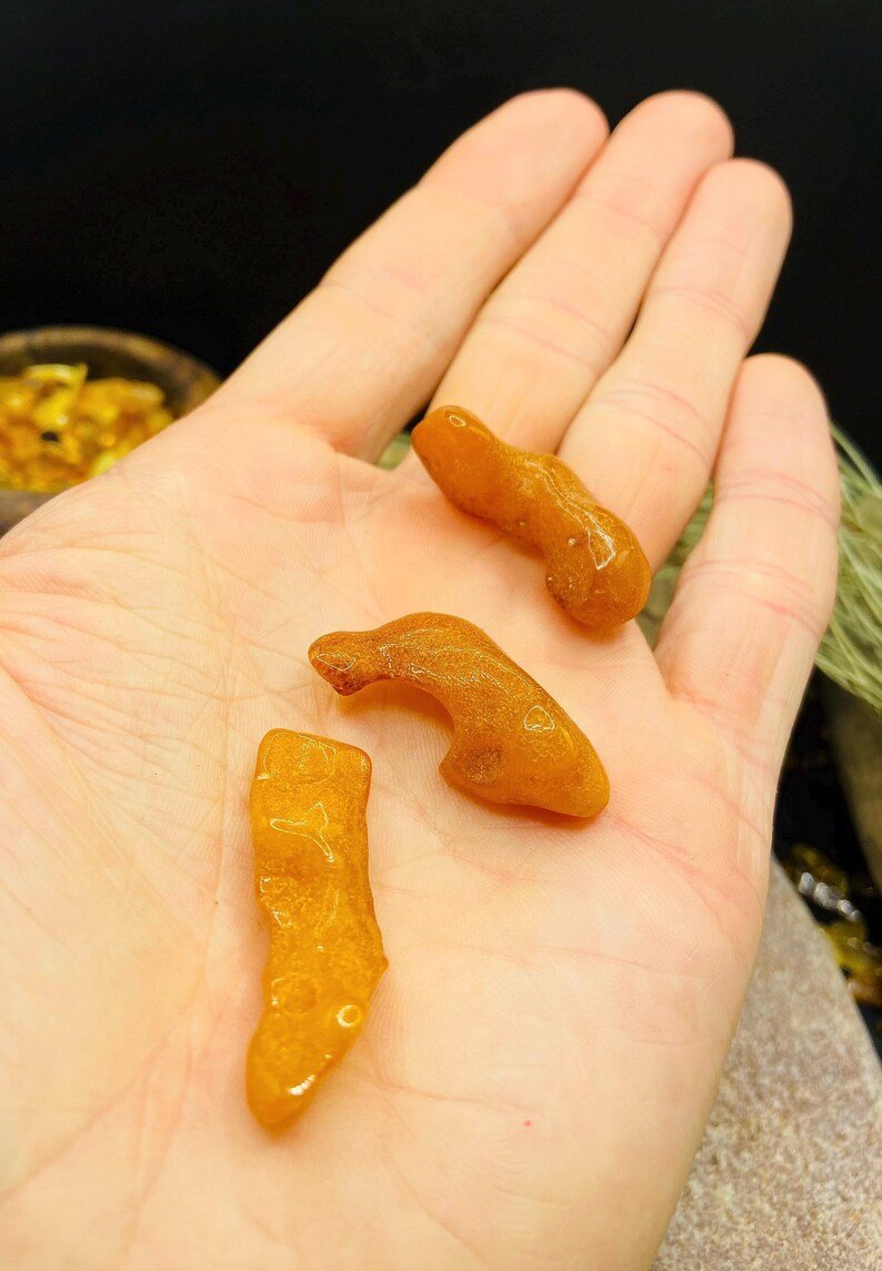 56548094-r-il-7f8b96-7354032694-il_794xN.7354032694_n8y6 Neapstrādāti maza izmēra dzintara gabali unikālās formās